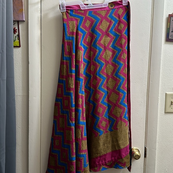 Repurposed sari wrap skirt - Picture 5 of 10